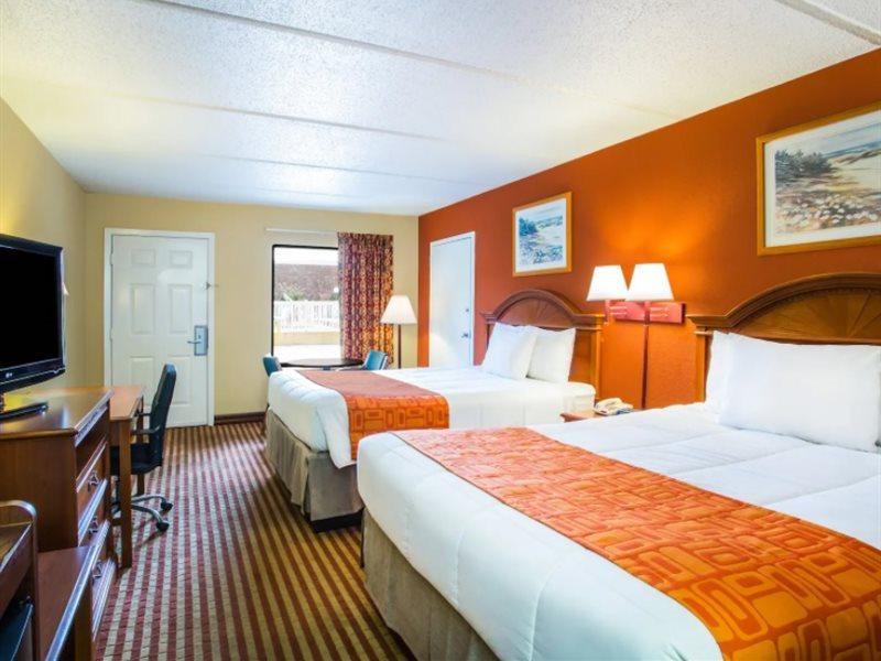 Howard Johnson By Wyndham Panama City Exterior photo