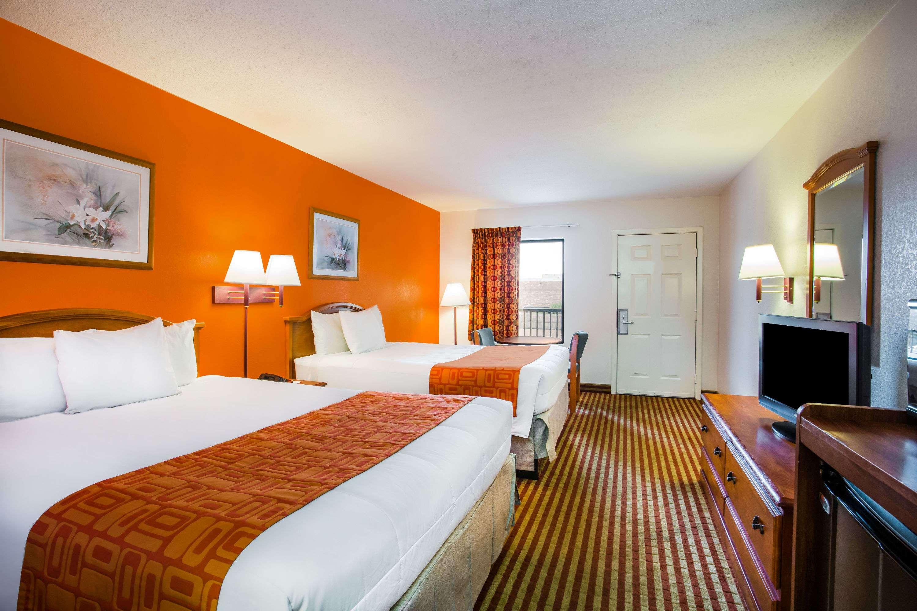 Howard Johnson By Wyndham Panama City Exterior photo