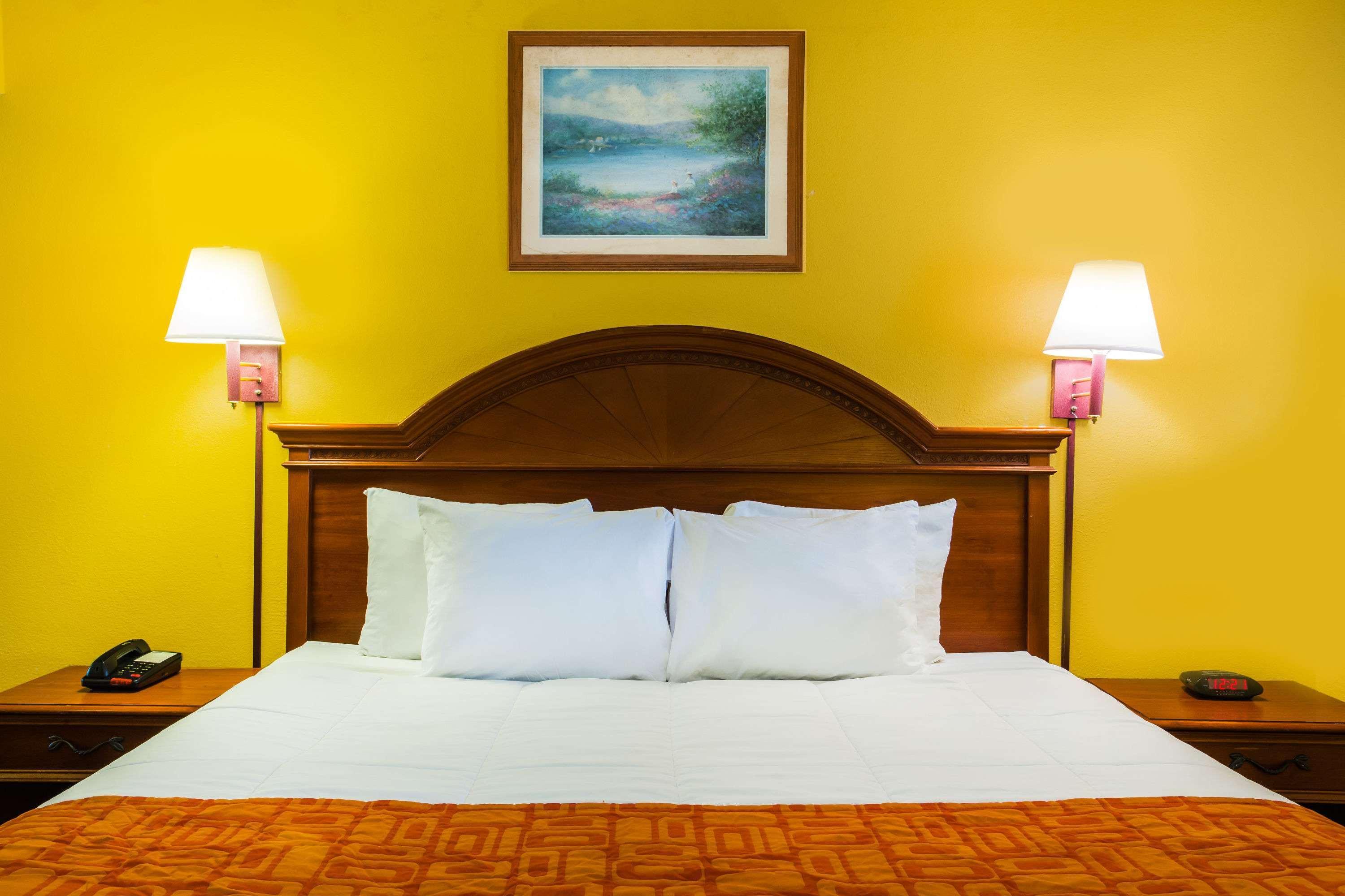 Howard Johnson By Wyndham Panama City Exterior photo