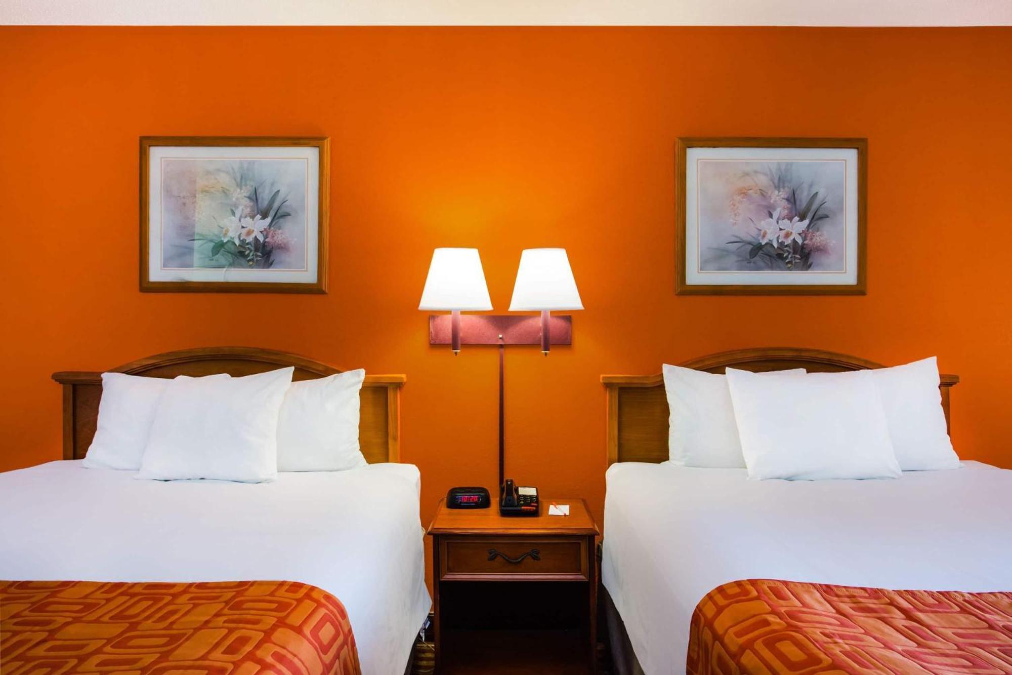 Howard Johnson By Wyndham Panama City Exterior photo