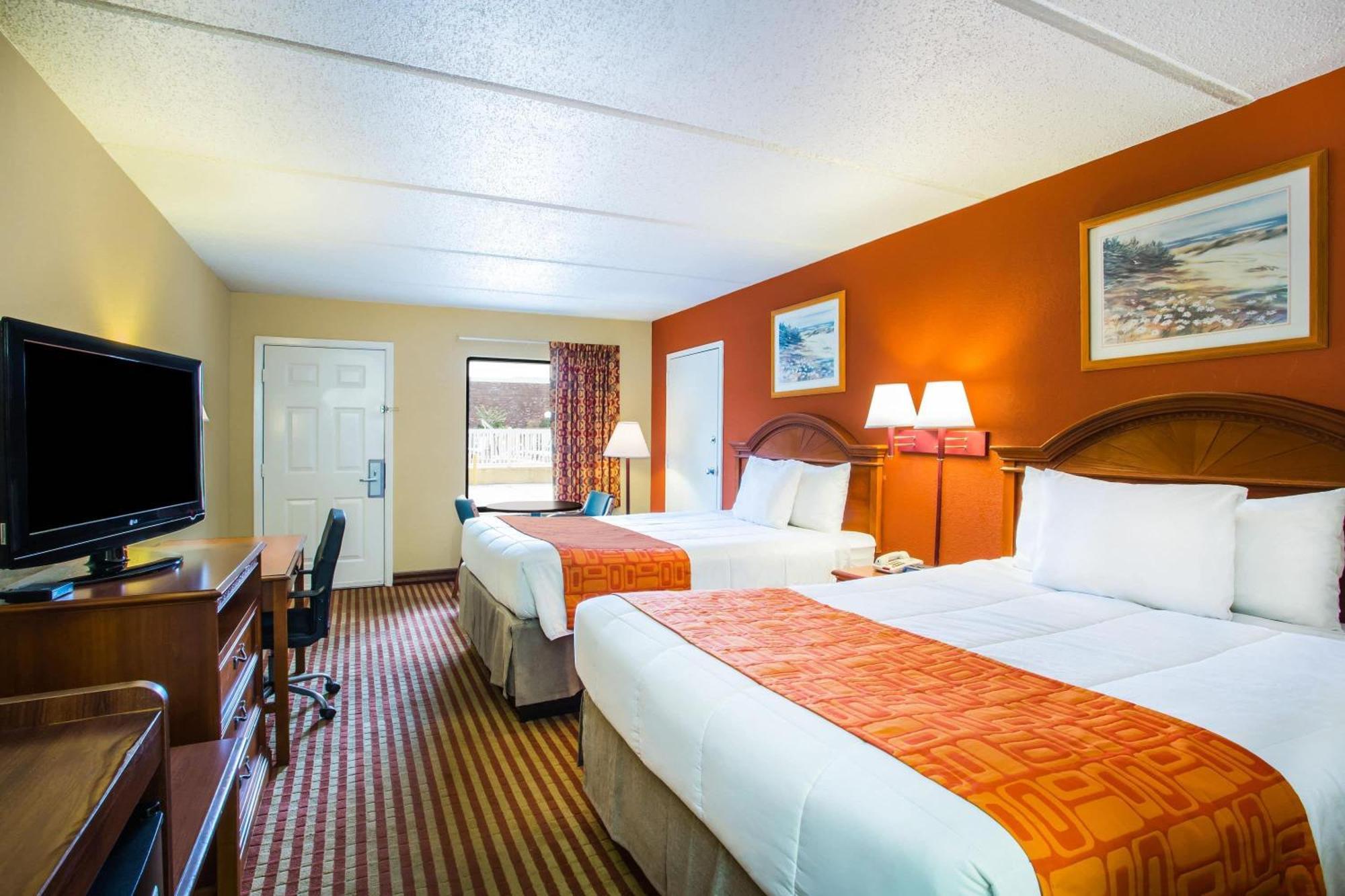 Howard Johnson By Wyndham Panama City Exterior photo